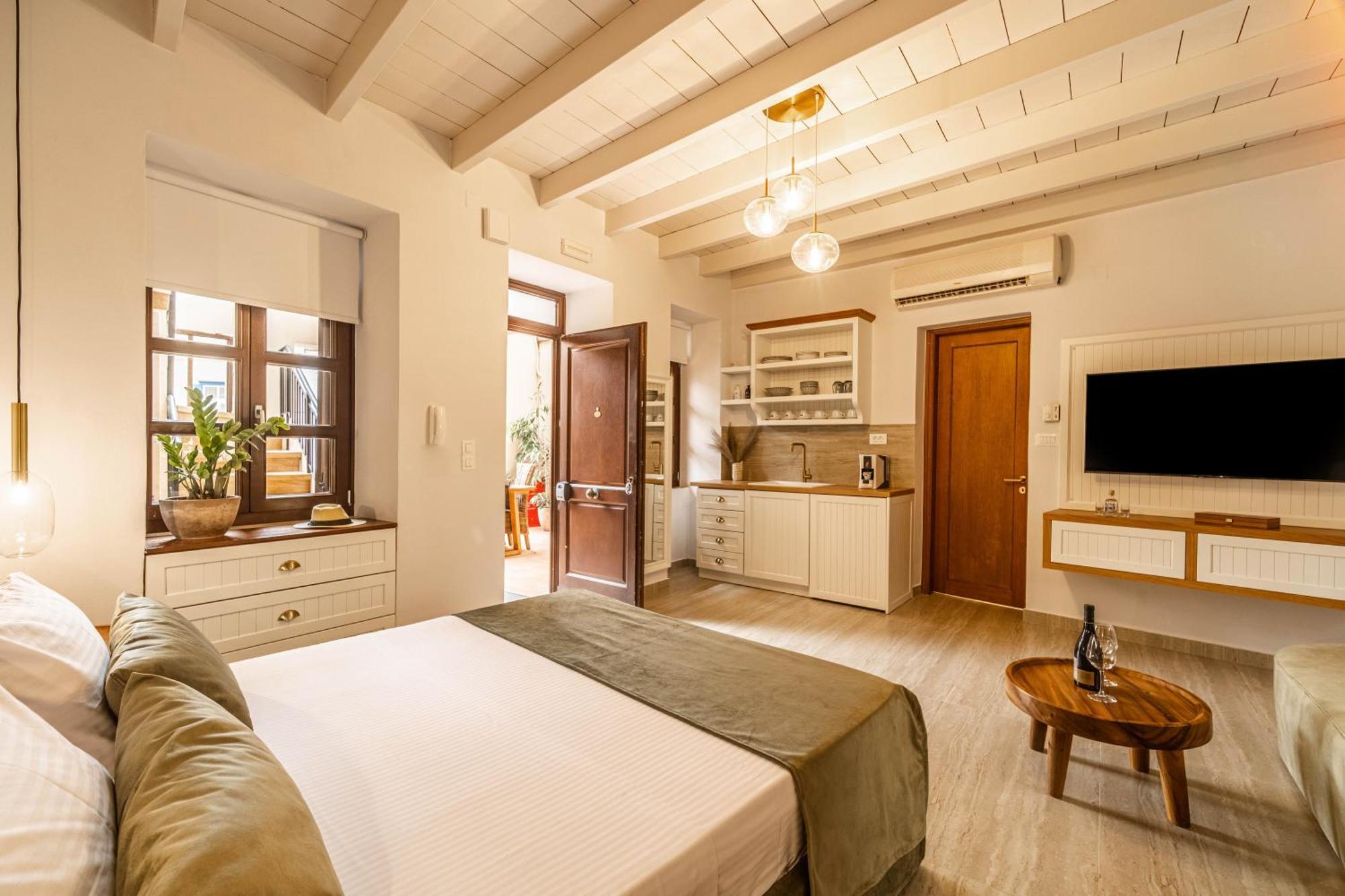 Lithinon Luxury Suites Free Parking La Canea Esterno foto