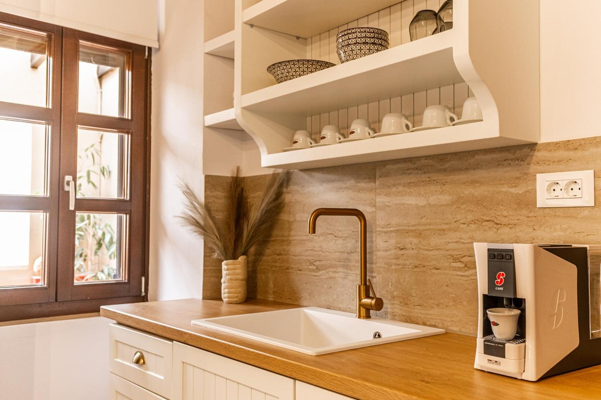 Lithinon Luxury Suites Free Parking La Canea Esterno foto